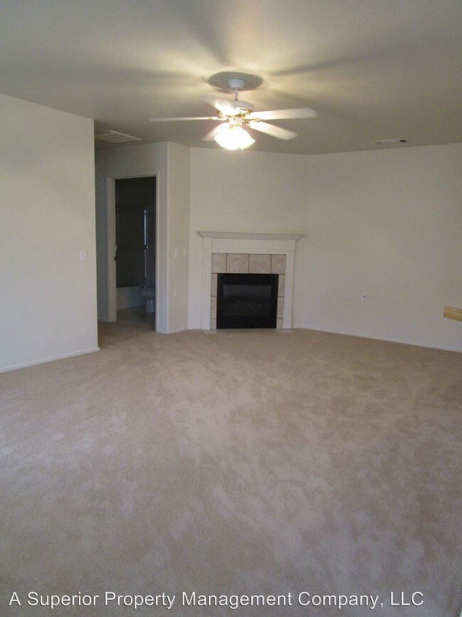 Building Photo - 773 NE Savannah Dr