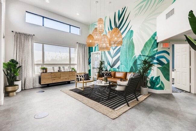 Palm Court Apartments apartments — community photo - Palm Court Apartments