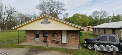 Building Photo - 1108 Railroad St