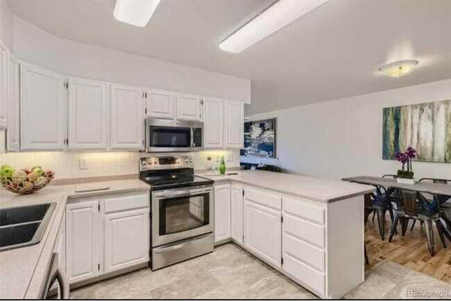 Foto del edificio - 3378 W Saratoga Ave