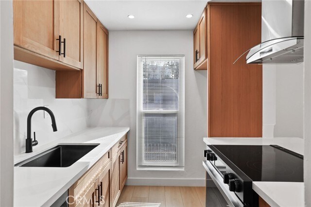 Foto del edificio - 1030 W MacArthur Blvd