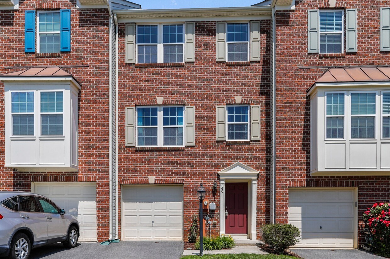 60 Don Quixote Dr, Charles Town, WV 25414 Townhome Rentals in Charles