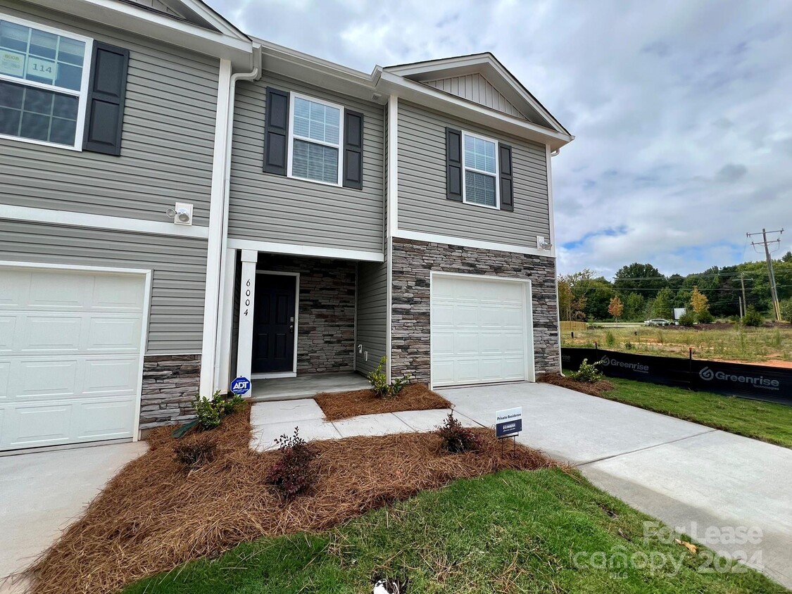 6004 Faron Wy, Charlotte, NC 28262 Townhome Rentals in Charlotte NC