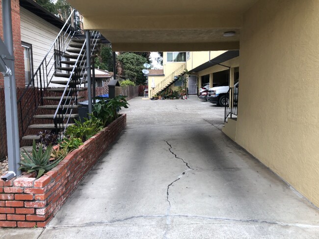 Foto del edificio - 240 Chumalia St