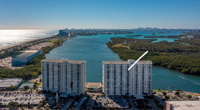 Foto del edificio - 500 Bayview Dr