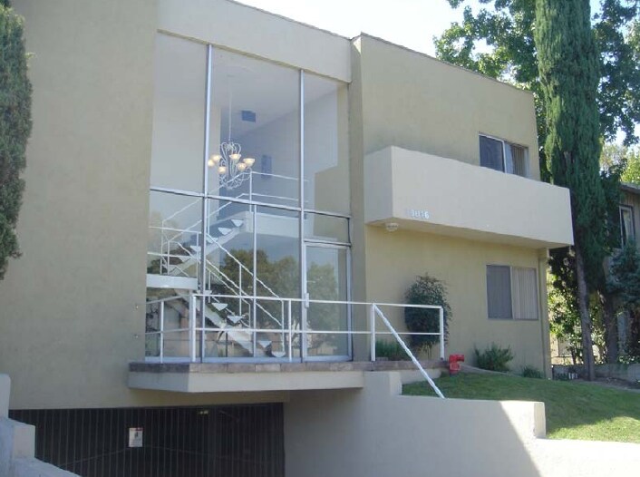 Foto del edificio - The Camarillo Avenue Apartments