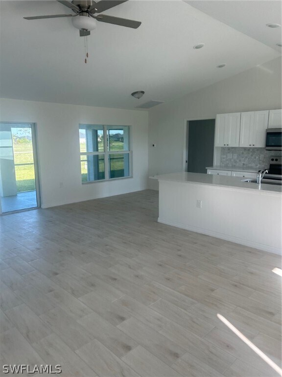 Foto del edificio - 1218 NE 18th Pl