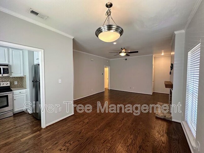 Foto del edificio - 4405 Bowser Ave