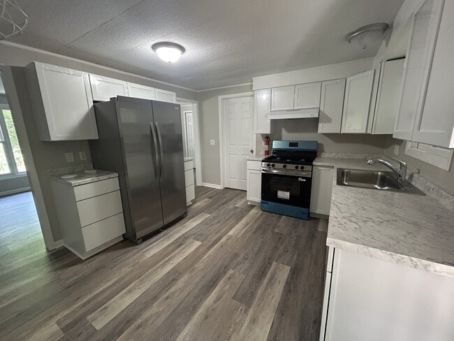 Foto del edificio - 385 N Lakeshore Dr
