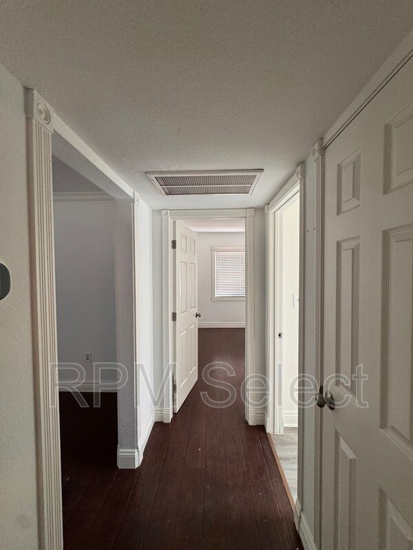Building Photo - 2328 Mogan Ave