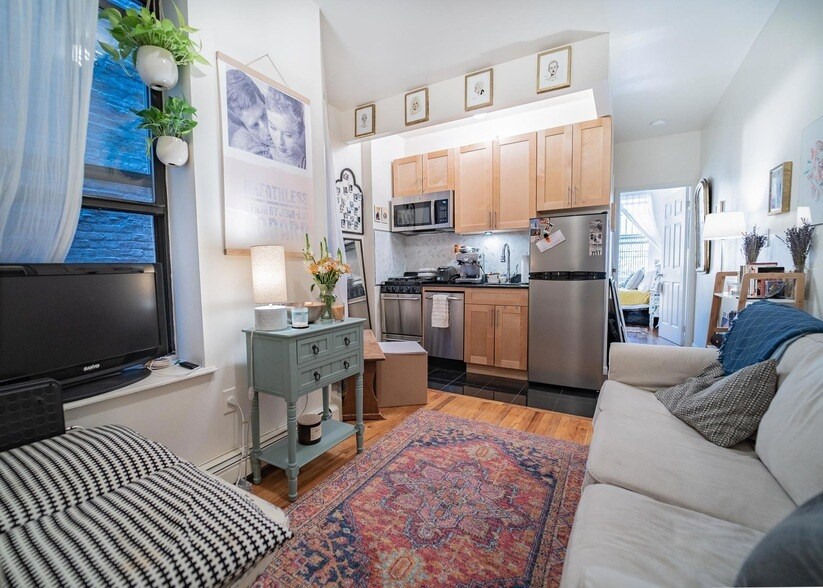 Foto principal - 200 E 7th St