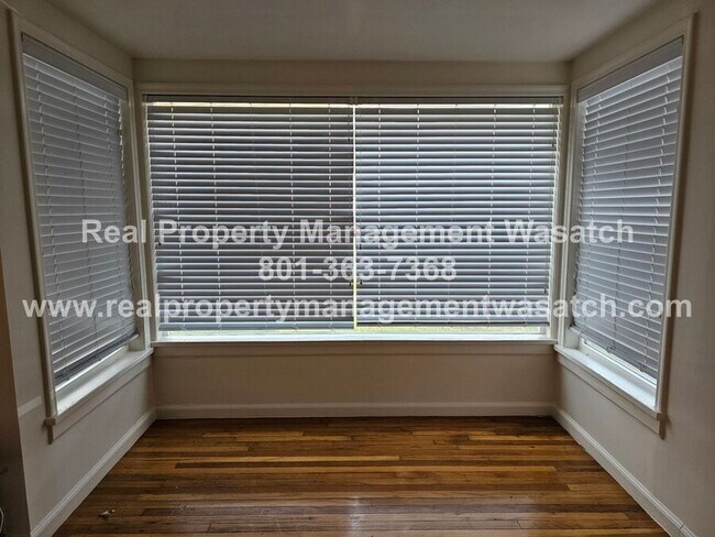 Building Photo - 1067 Signora Dr