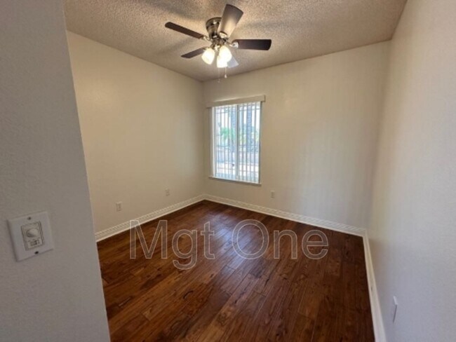 Foto del edificio - 23672 Suncrest Ave