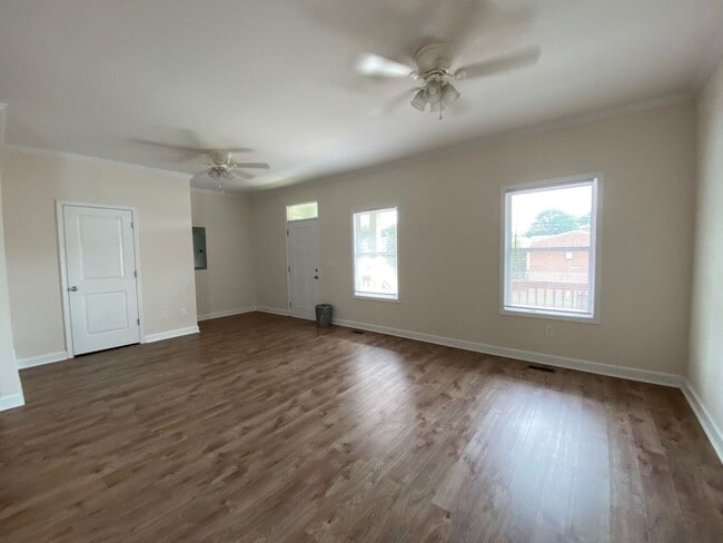 Building Photo - PRE-LEASING FOR AUGUST 2026!