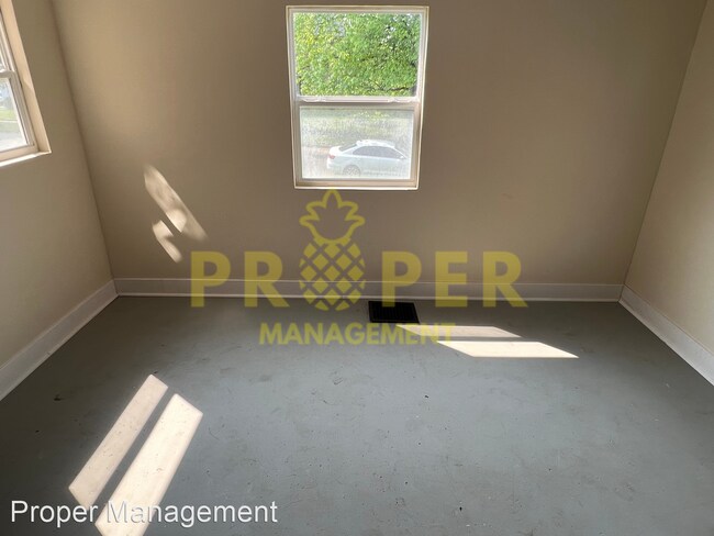 Building Photo - 3 br, 1 bath House - 27 Vassar Dr