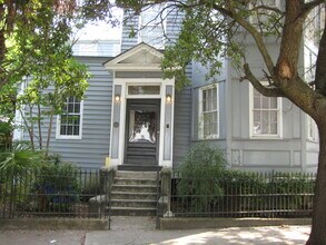 Building Photo - 154 Smith St