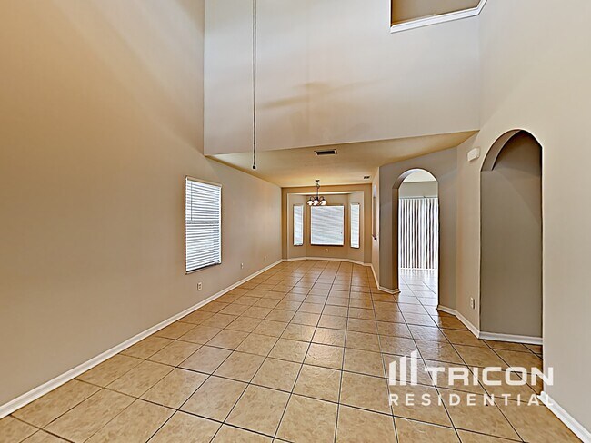 Foto del edificio - 8156 Canterbury Lake Blvd