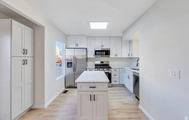Building Photo - 4778 Huntly Dr