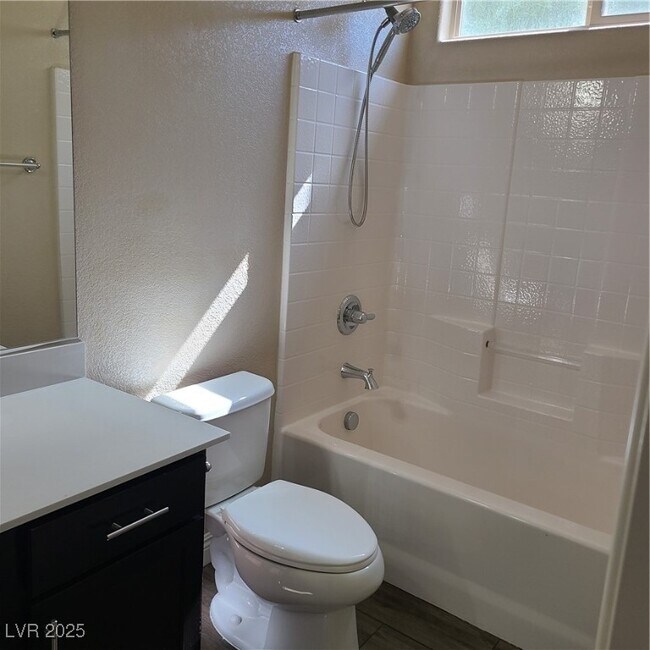 Foto del edificio - 10686 Cliff Lake St