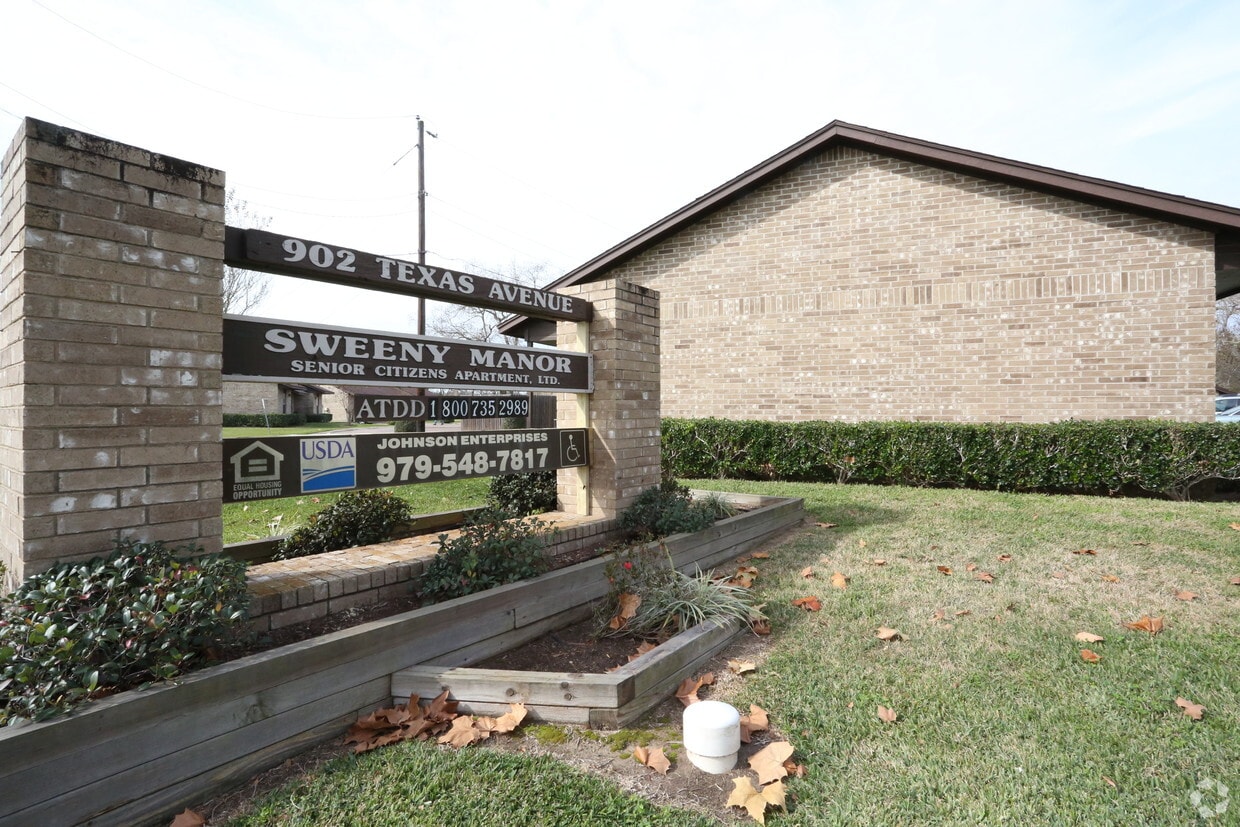 Sweeny Manor Apartments Apartments in Sweeny, TX