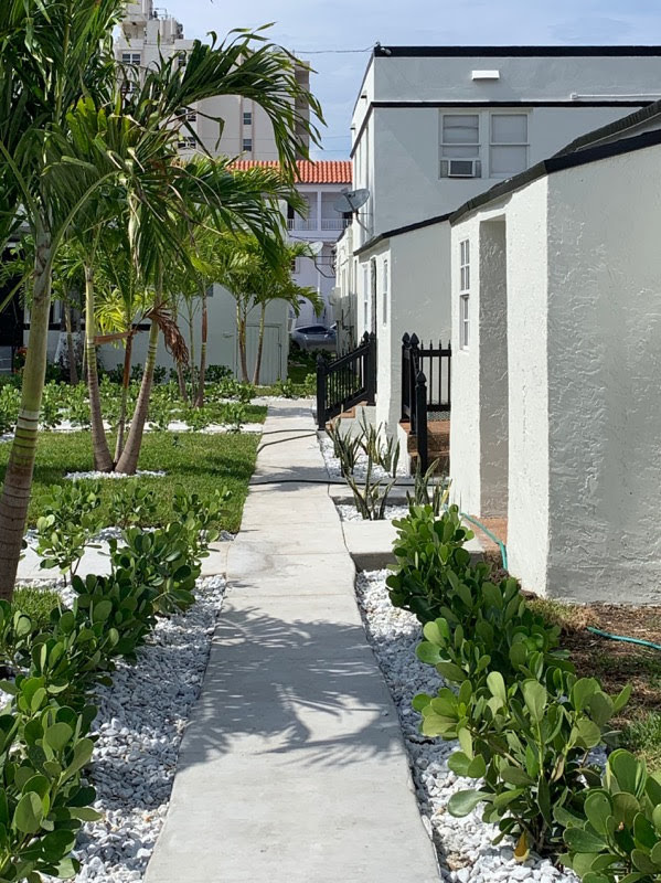 Building Photo - 415 S Ocean Dr