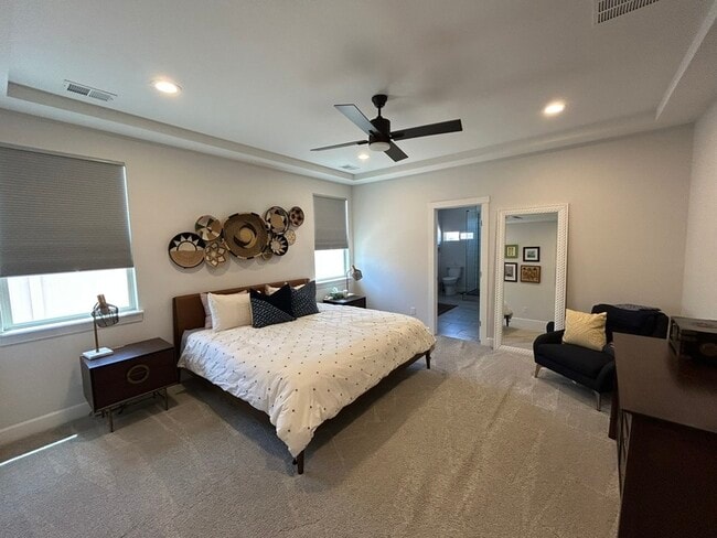 Building Photo - 681 Strathearn Dr