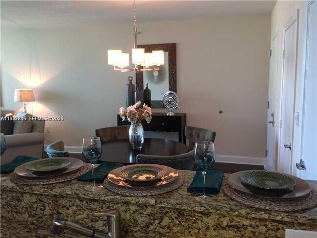 Foto del edificio - 9066 SW 73rd Ct