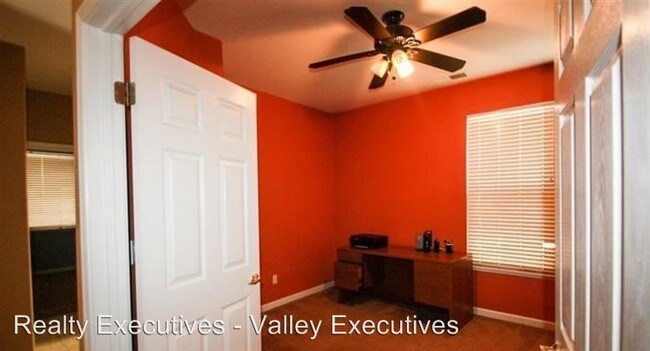Building Photo - 5 br, 3 bath House - 311 Glenbriar Circle