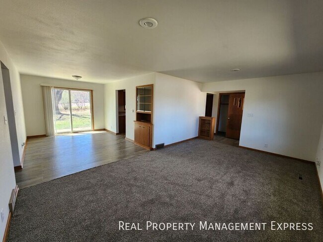 Foto del edificio - Spacious 2 Bedroom, 2 Bath Home in the Heart of Dell Rapids
