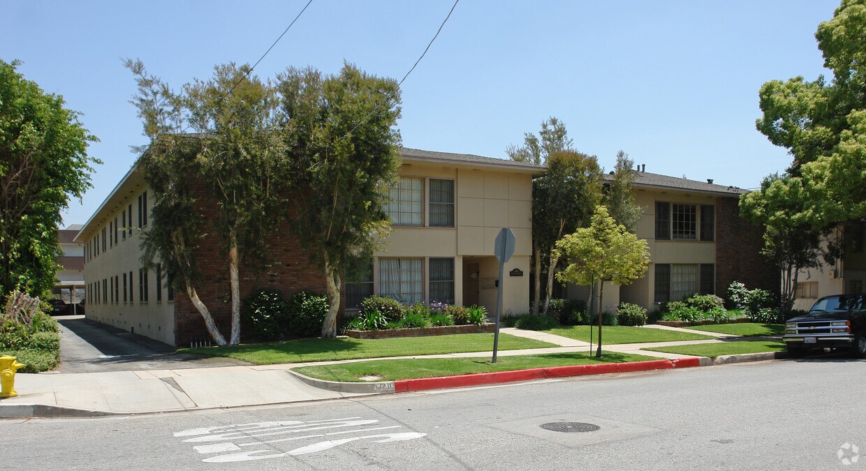 Building Photo - 180 S Catalina Ave