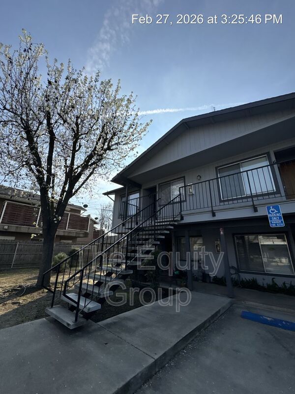 Foto del edificio - 701 E Noble Ave