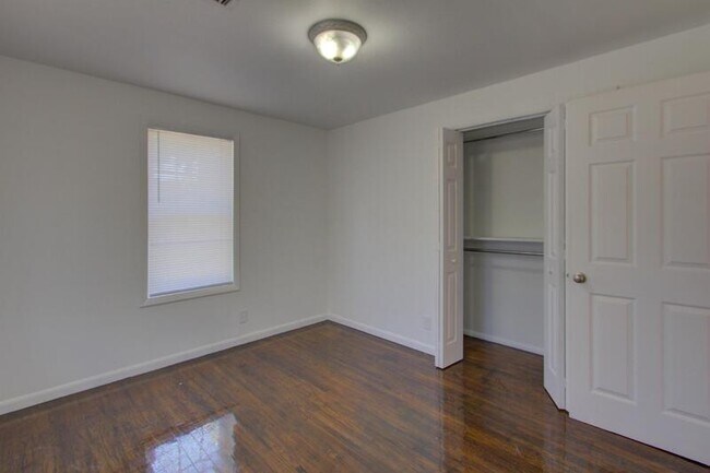 Foto del edificio - 8410 E 133rd St S