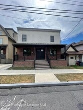 Building Photo - 436 Larch St