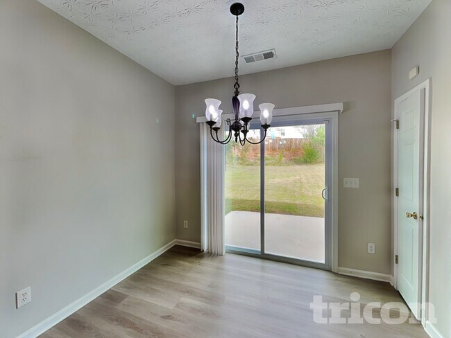 Foto del edificio - 1704 Chinaberry Ct