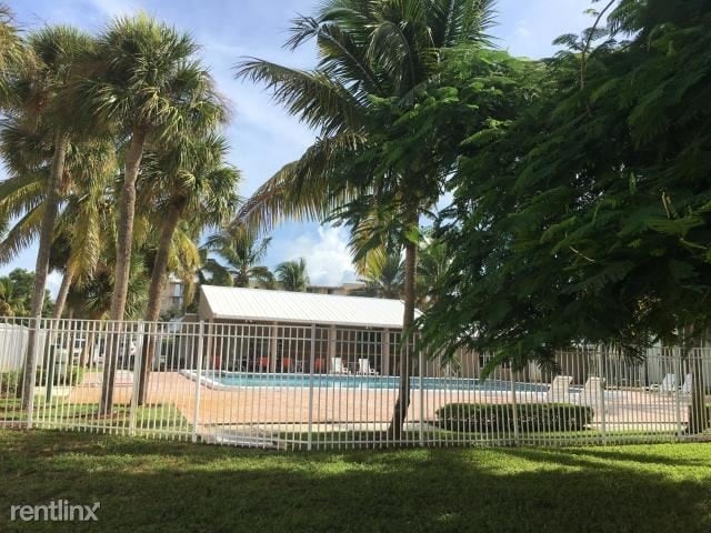 Building Photo - 2 br, 2 bath  - 409 Executive Center Dr