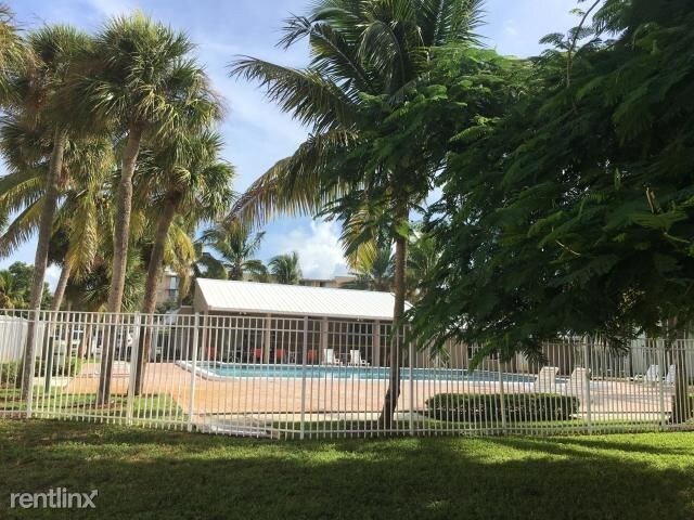 Foto del edificio - 2 br, 2 bath  - 409 Executive Center Dr