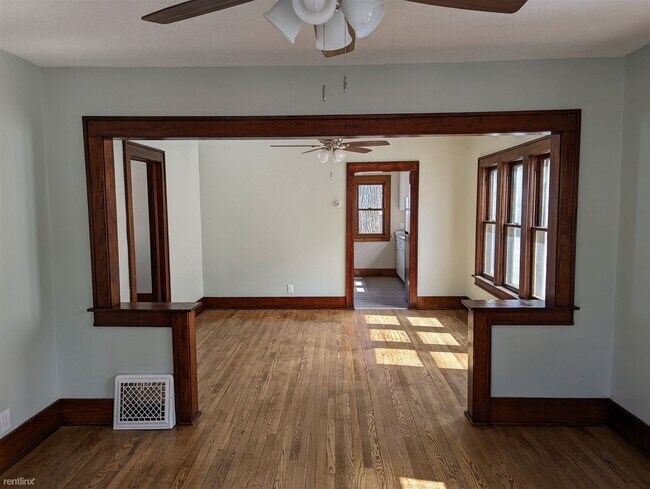 Building Photo - 2 br, 1 bath House - 1886 Manz St