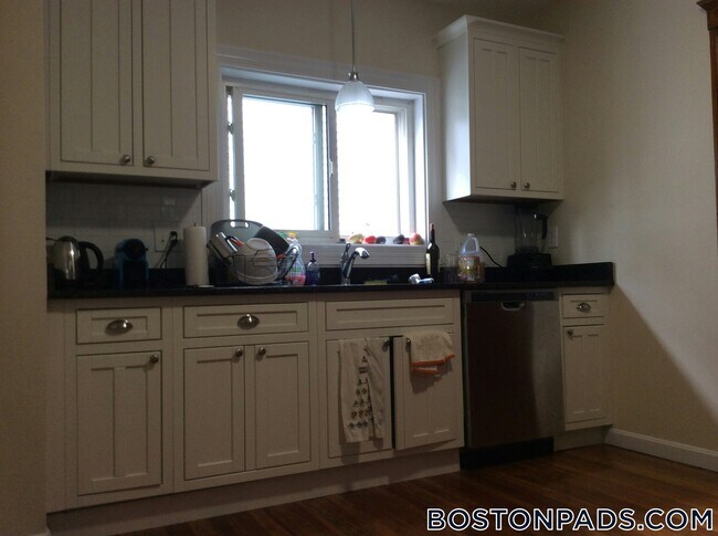 Building Photo - 258 Boston Ave