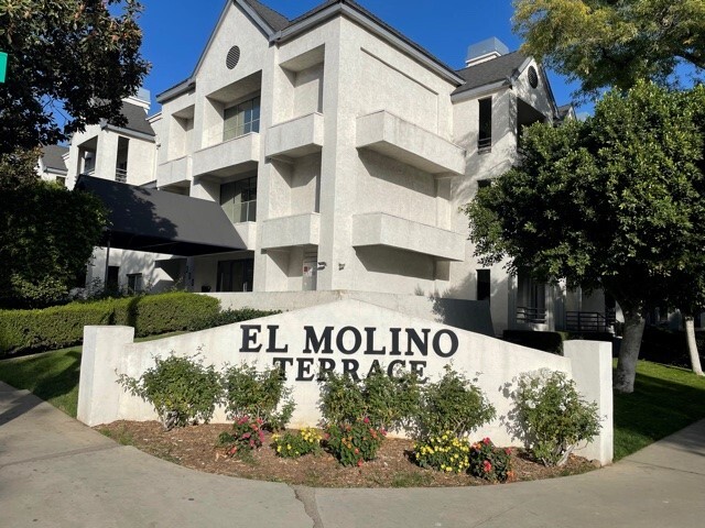 Foto del edificio - 300 N El Molino Ave