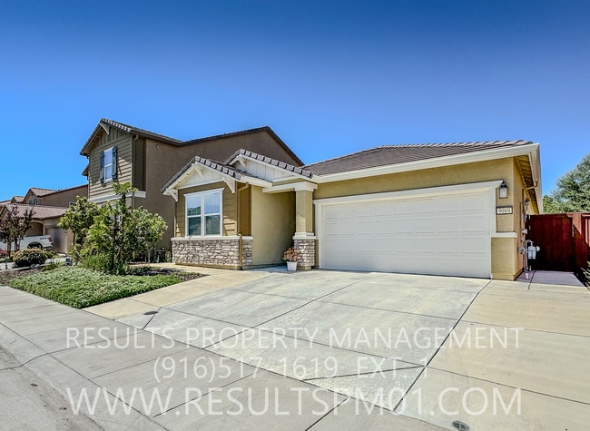 Foto del edificio - Beautiful Roseville 3 +Den Solar Home