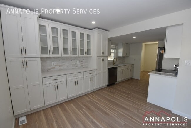Building Photo - 100 Conley Dr