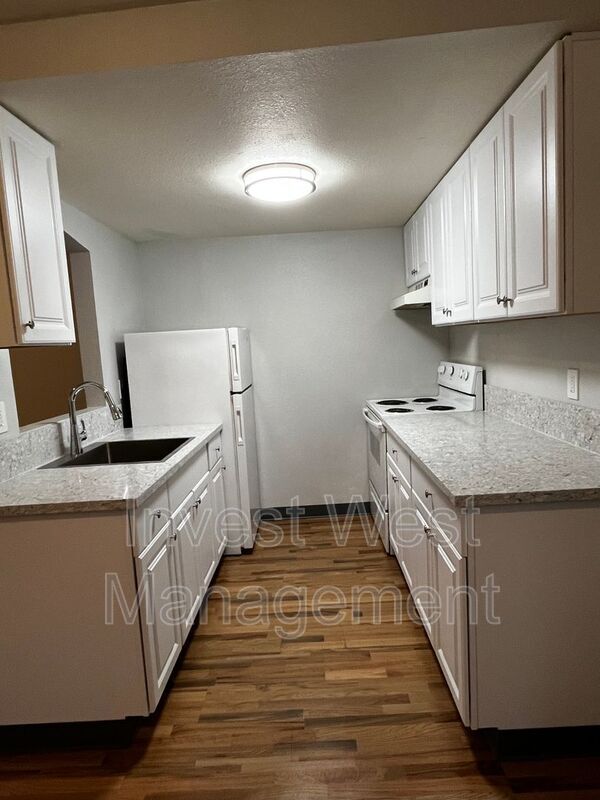 Foto del edificio - 636 SE Russell St