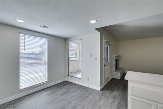Building Photo - 3790 Shirebrook Dr