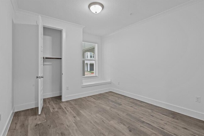 Foto del edificio - 1664 Hillside Terrace