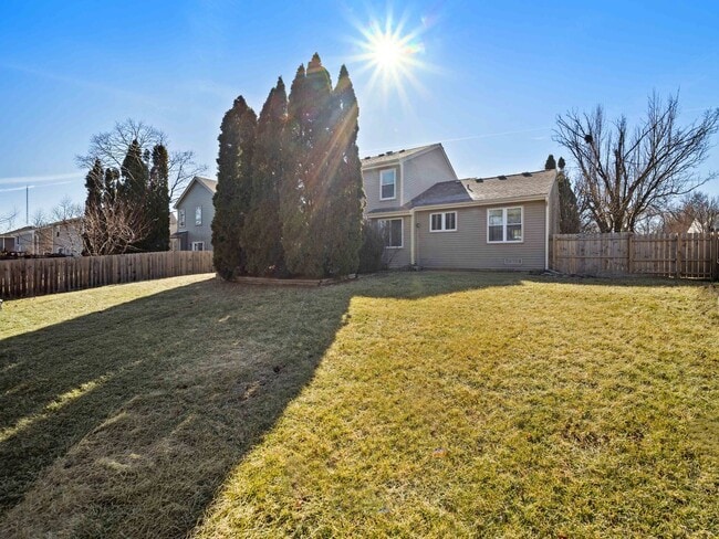 Building Photo - 97 E Harbor Dr