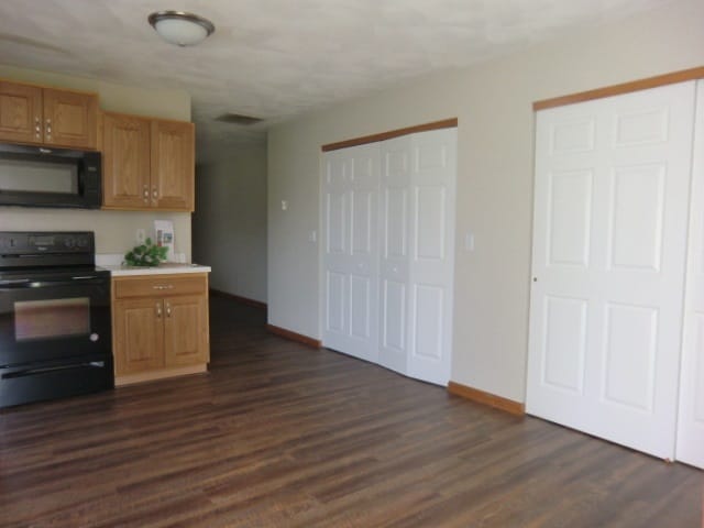 Building Photo - 203 Autumn Pine Dr