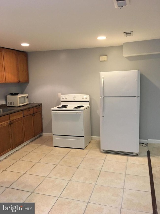 Building Photo - 2420 New York Ave NE