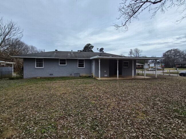 Foto del edificio - 418 Ewing St NW