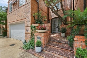 Building Photo - 3514 N Fitzhugh Ave