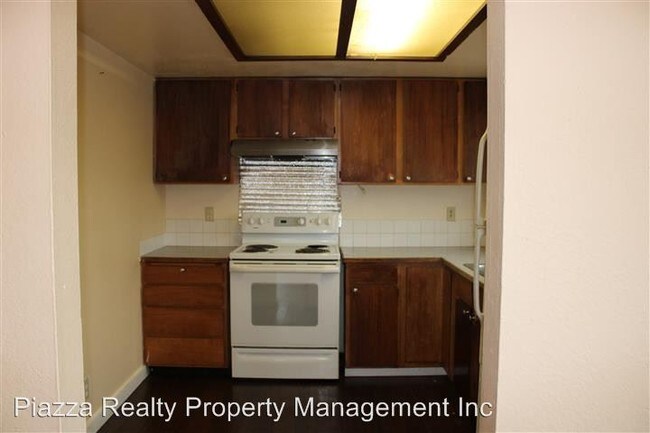 Building Photo - 9171 Rainbow Ln